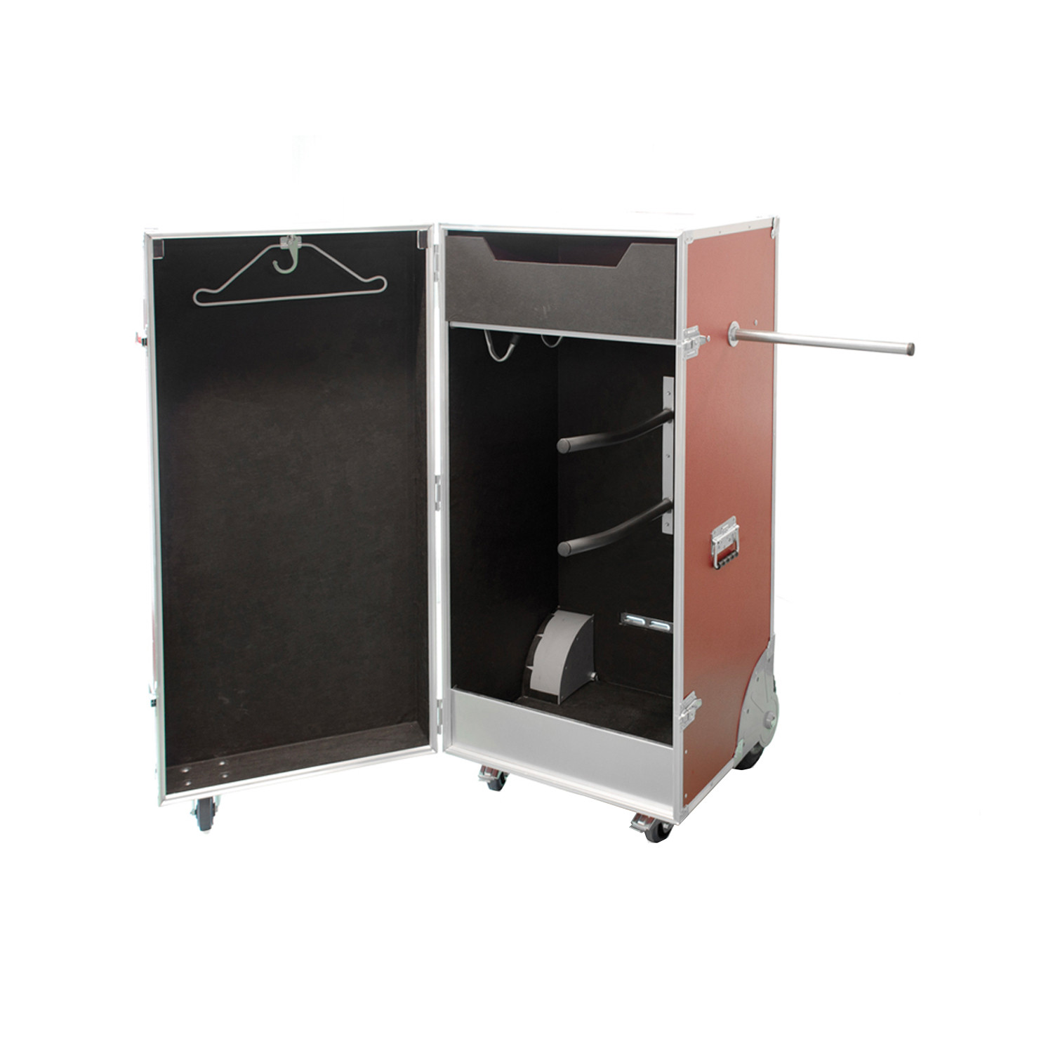 Wettkampfausrüstung Sattelschrank